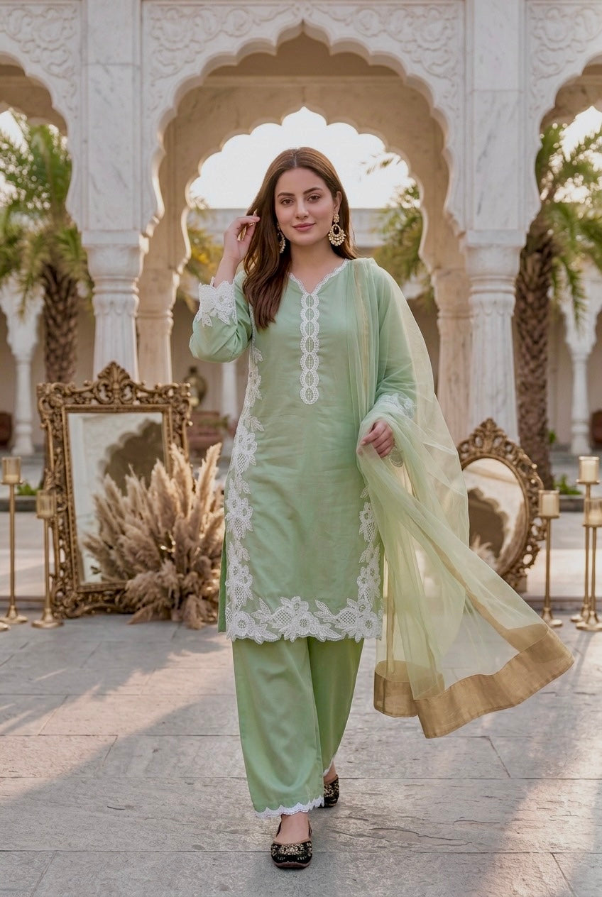Elegant Embroidered 3-Piece Pakistani Suit with Floral Lace & Dupatta