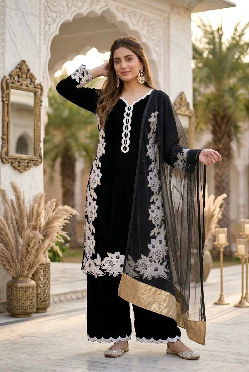 Elegant Embroidered 3-Piece Pakistani Suit with Floral Lace & Dupatta