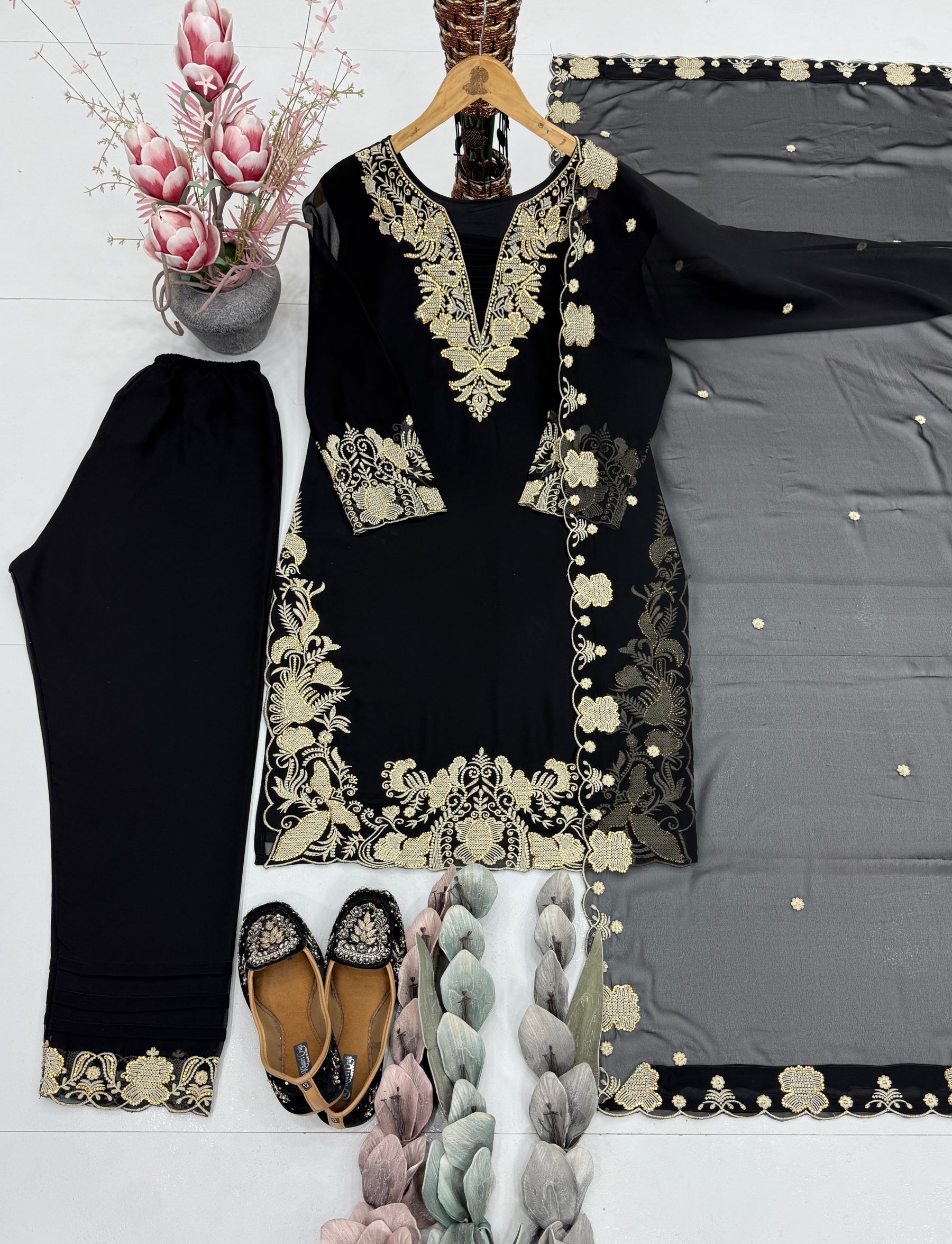 Elegant Embroidered Salwar Suit Set for Women – Ethnic 3-Piece Suit with Dupatta