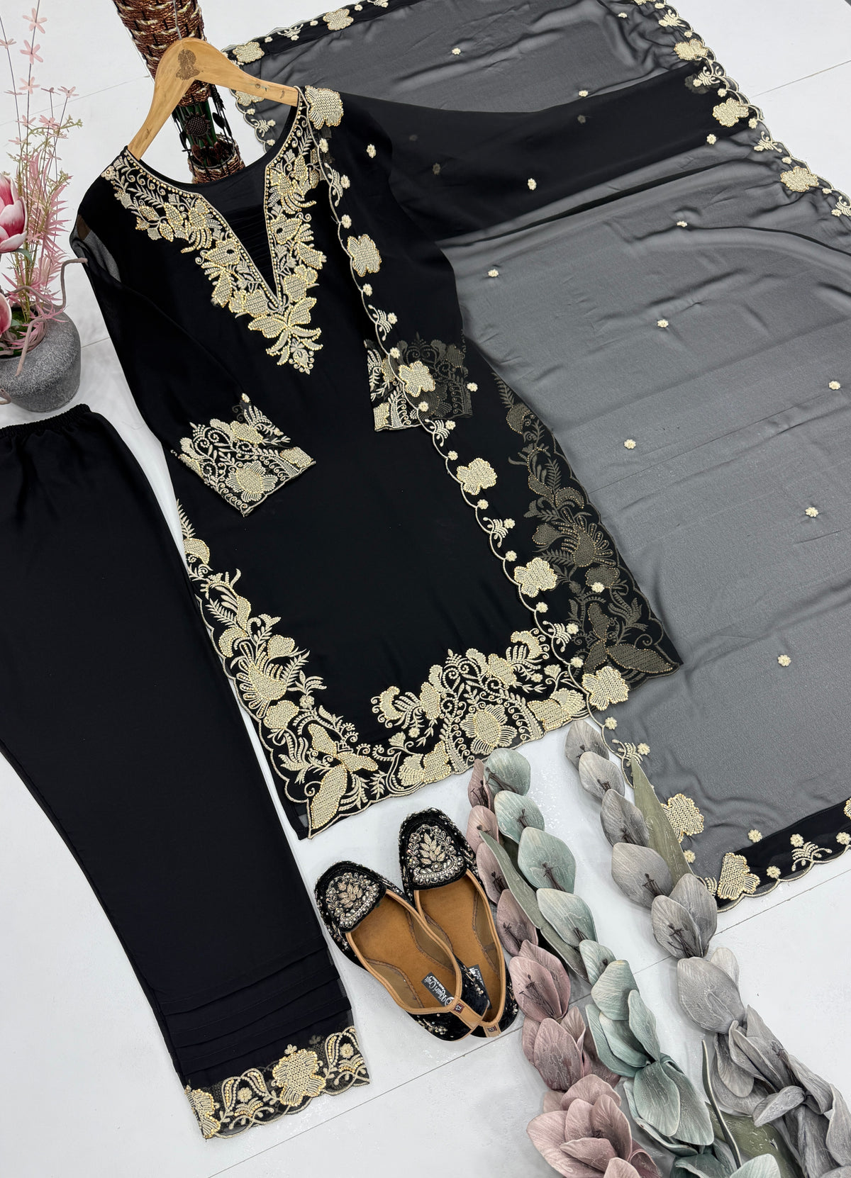 Elegant Embroidered Salwar Suit Set for Women – Ethnic 3-Piece Suit with Dupatta