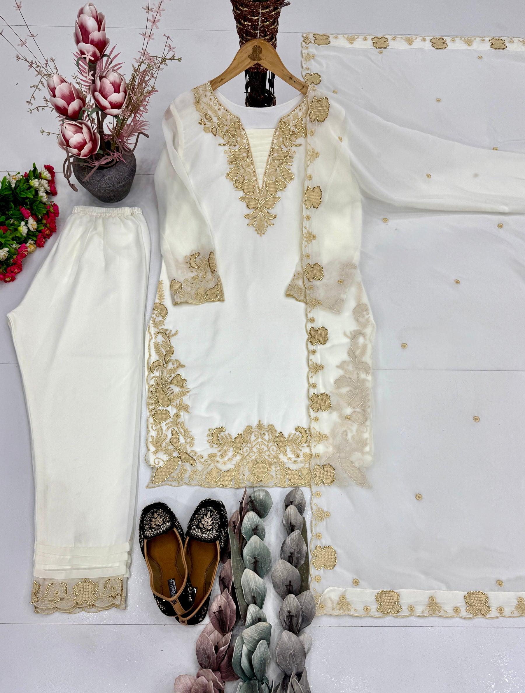 Elegant Embroidered Salwar Suit Set for Women – Ethnic 3-Piece Suit with Dupatta
