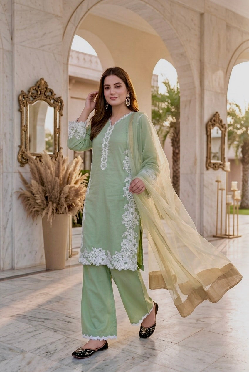 Elegant Embroidered 3-Piece Pakistani Suit with Floral Lace & Dupatta