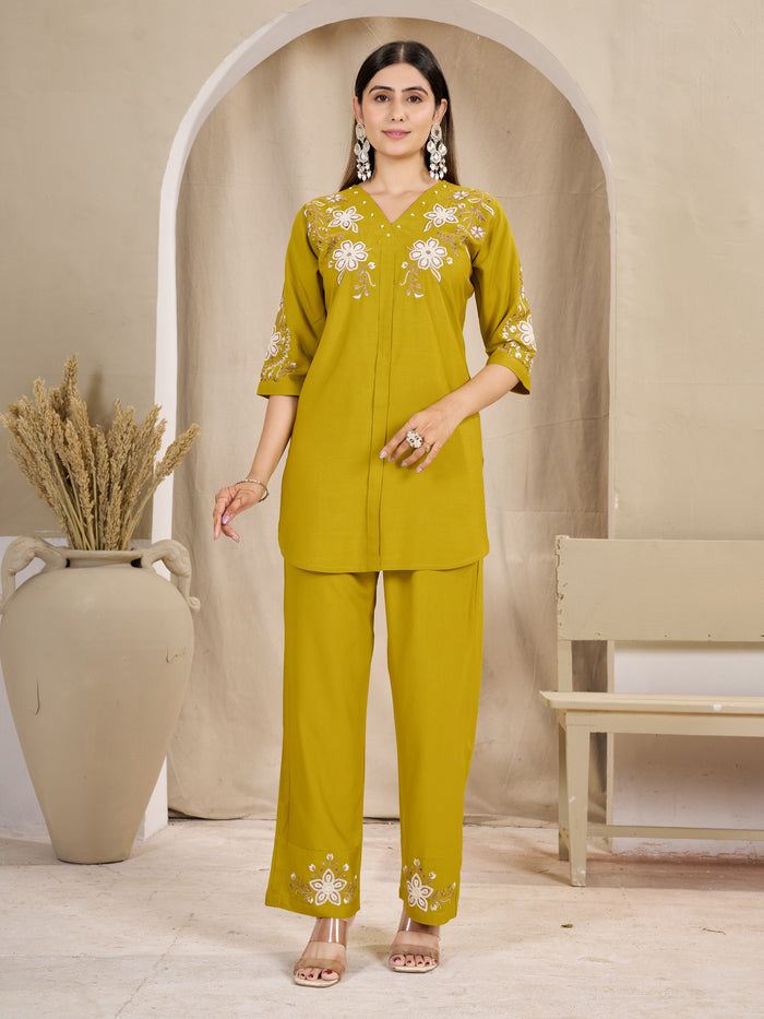 Floral Embroidered V-Neck Kurta Pant Co-Ord Set for Women