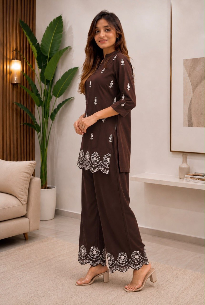 Women’s Embroidered Kurta Pant Set | Floral Embroidery 2 Piece Ethnic Wear